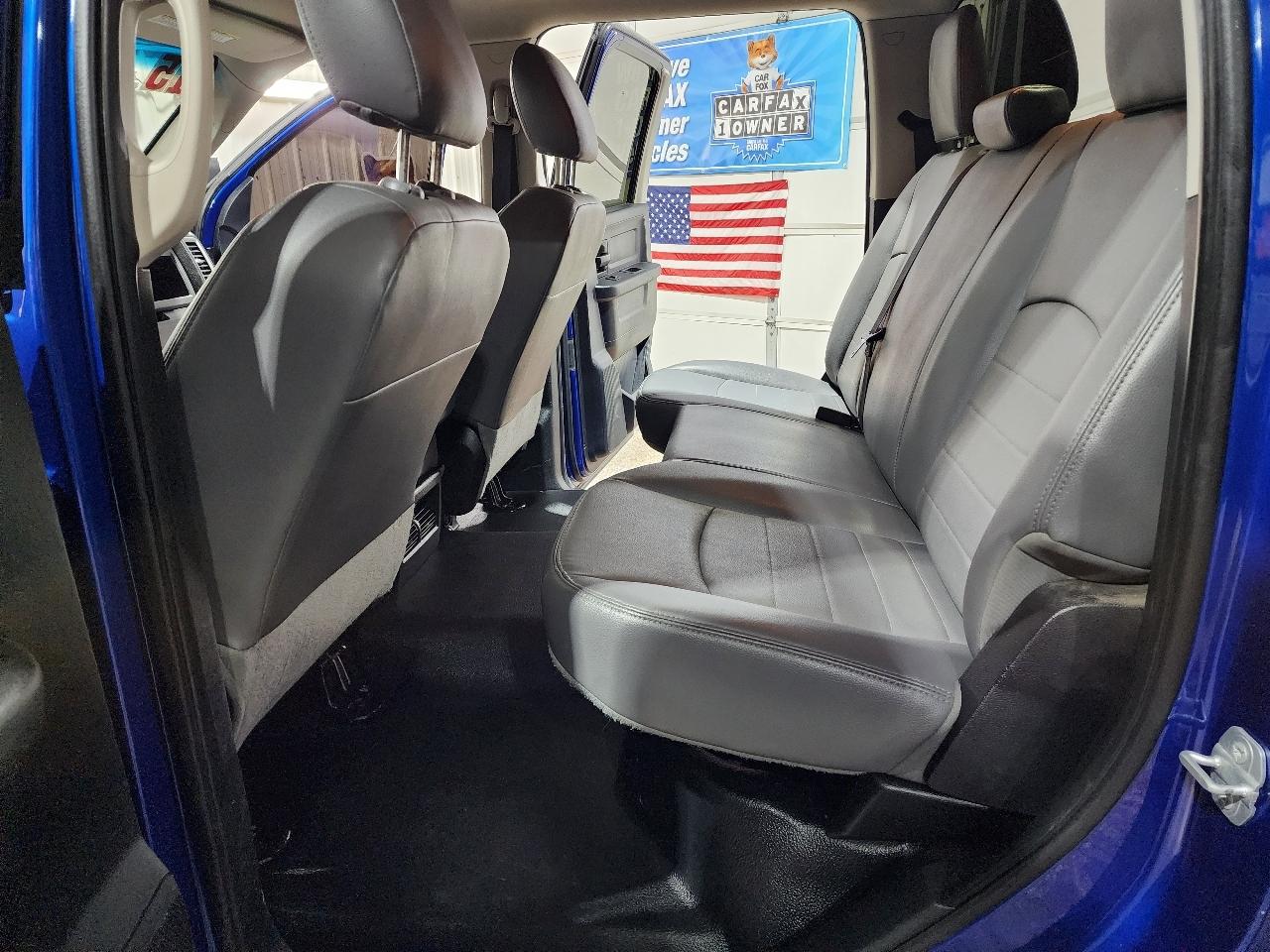 RAM 3500 4WD Crew Cab 172" WB 60" CA Tradesman 2015