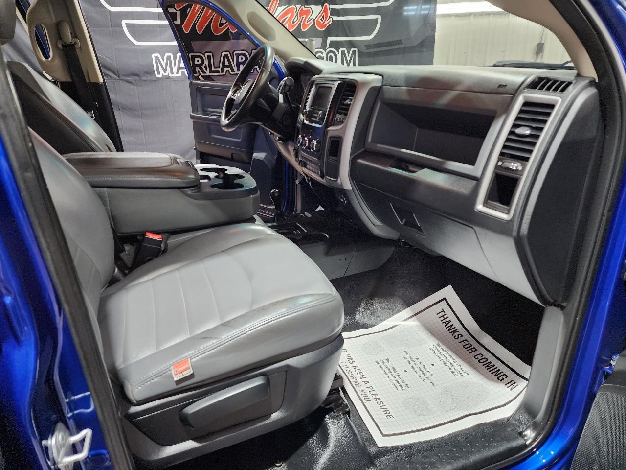RAM 3500 4WD Crew Cab 172" WB 60" CA Tradesman 2015