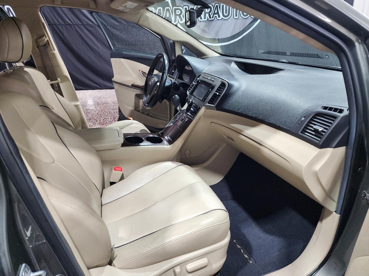 Toyota Venza 4dr Wgn I4 AWD XLE (Natl) 2014