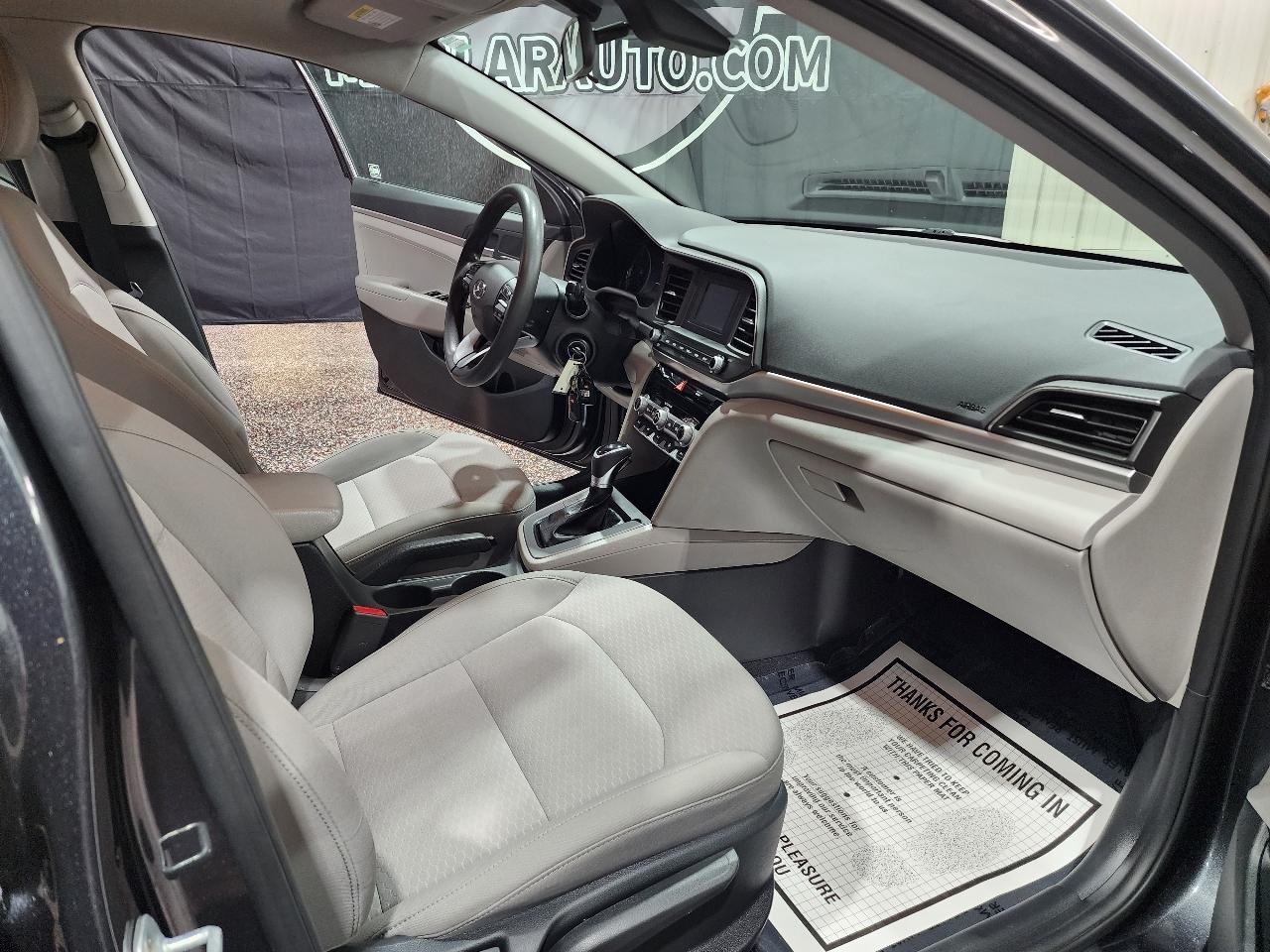Hyundai Elantra SE IVT 2020