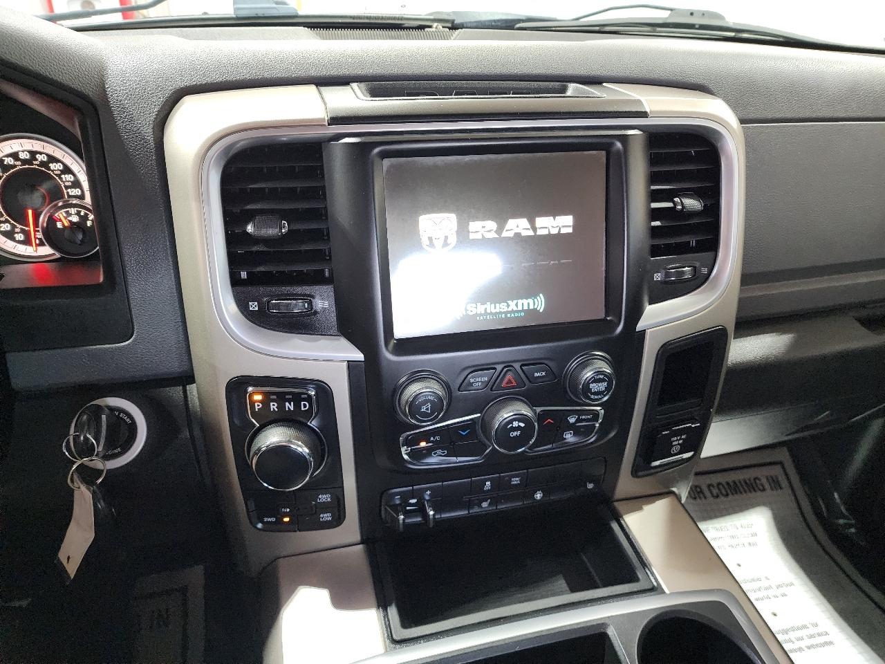 RAM 1500 4WD Crew Cab 140.5" Outdoorsman 2014