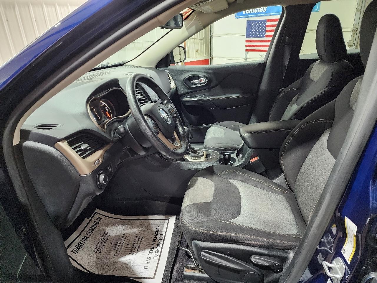 Jeep Cherokee FWD 4dr Sport 2016