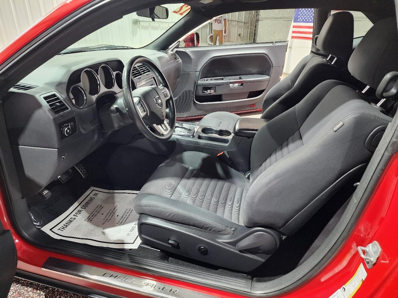 Dodge Challenger 2dr Cpe SXT 2012