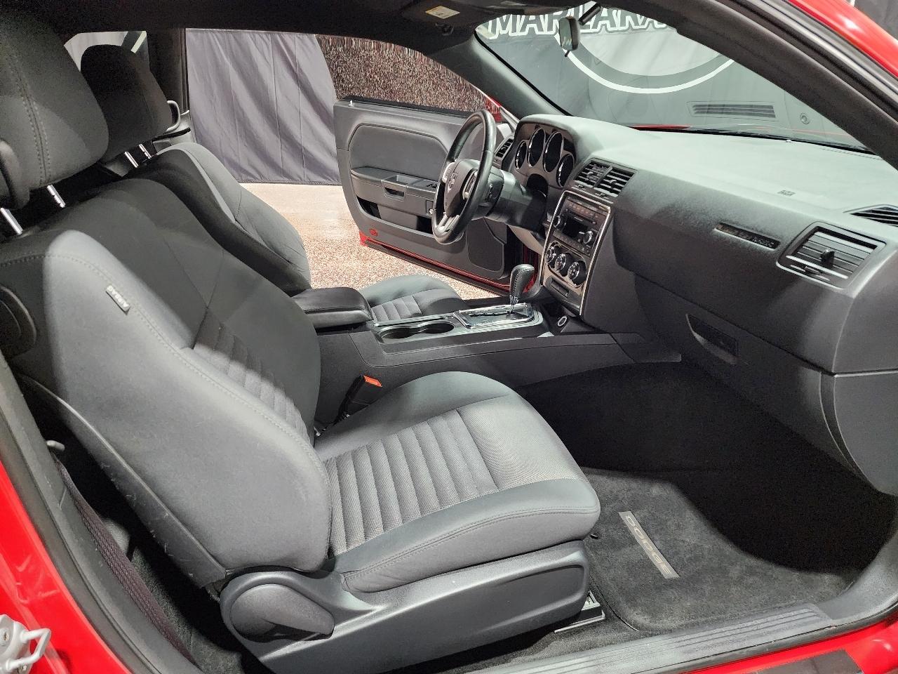 Dodge Challenger 2dr Cpe SXT 2012