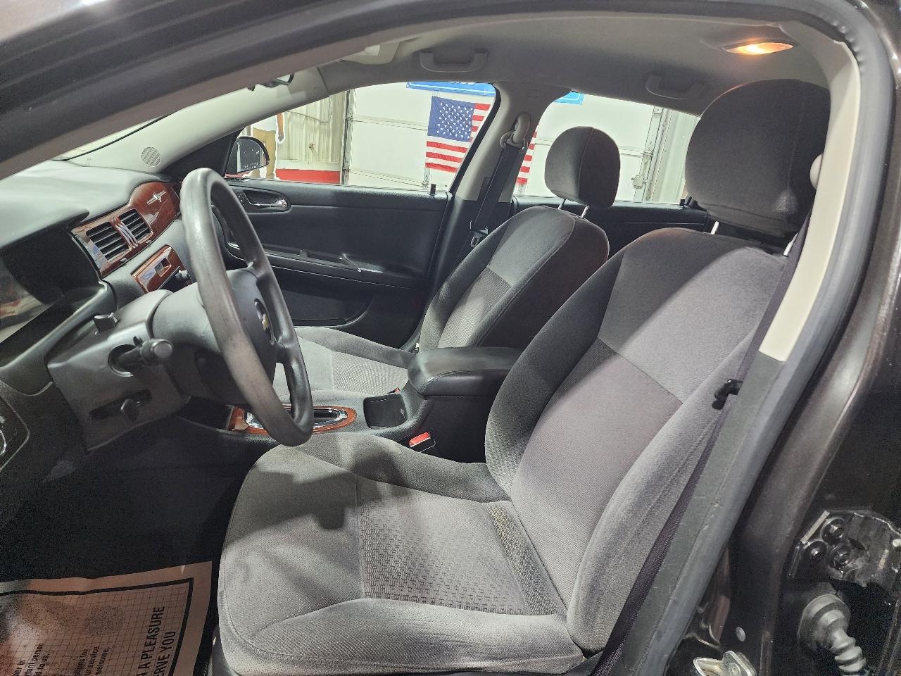 Chevrolet Impala 4dr Sdn LS 2008