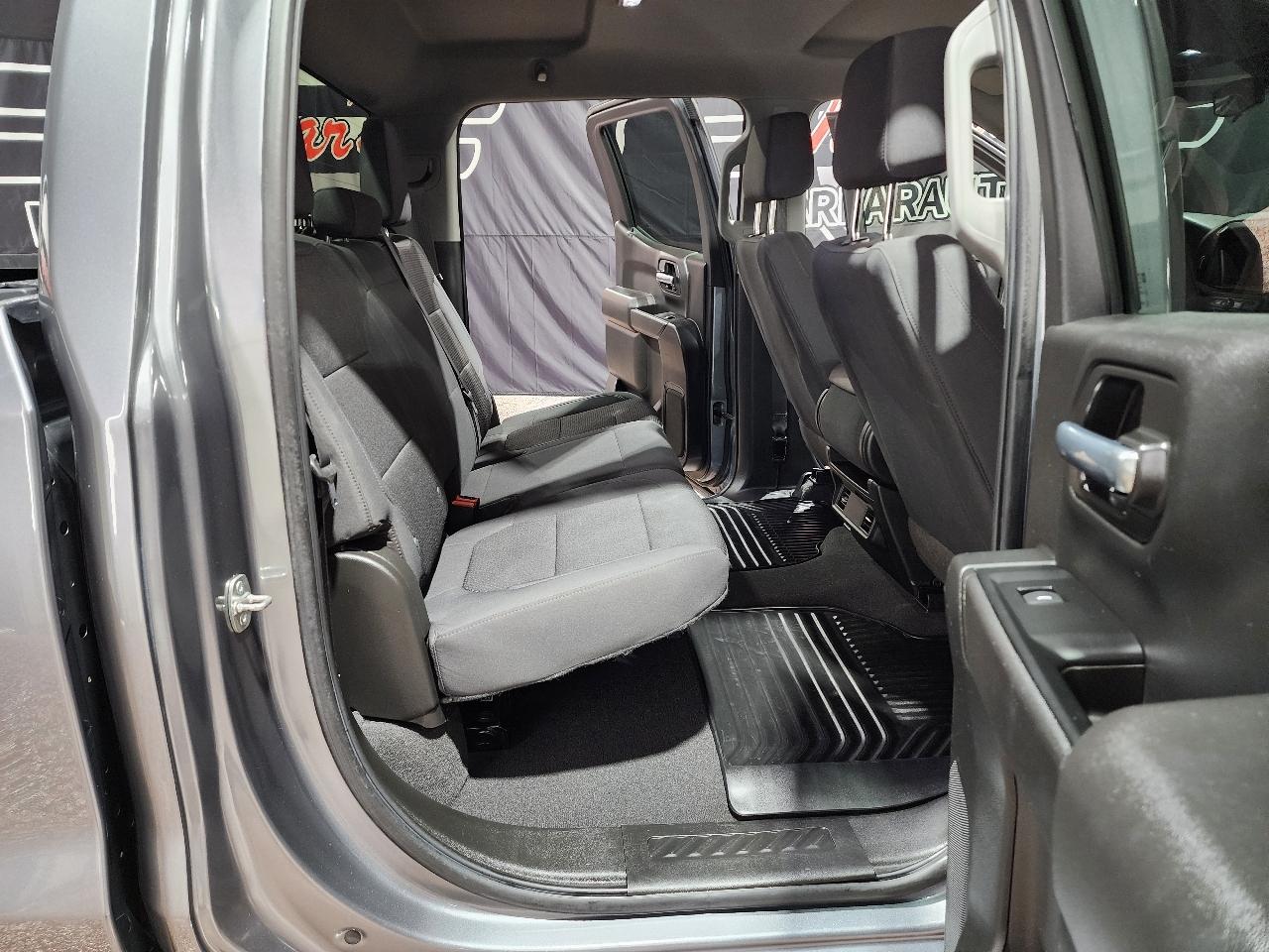 Chevrolet Silverado 1500 4WD Crew Cab 147" Custom 2021