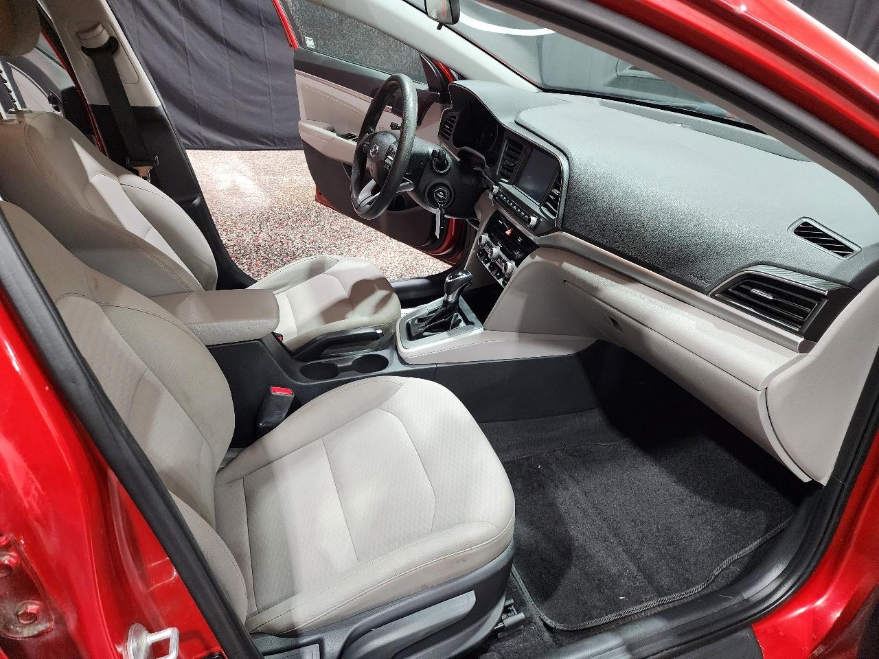 Hyundai Elantra SEL IVT 2020