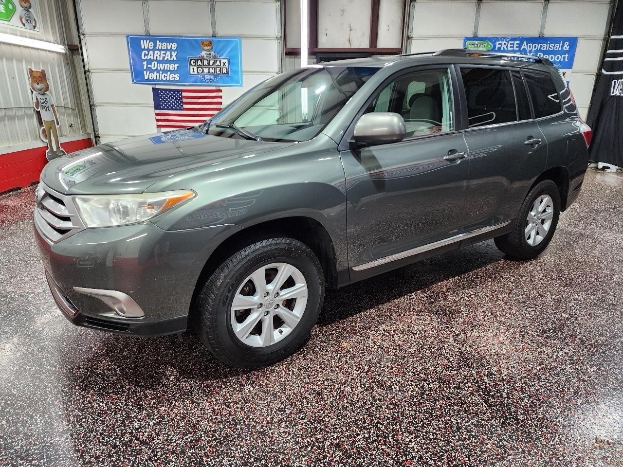 Toyota Highlander FWD 4dr I4 (Natl) 2013