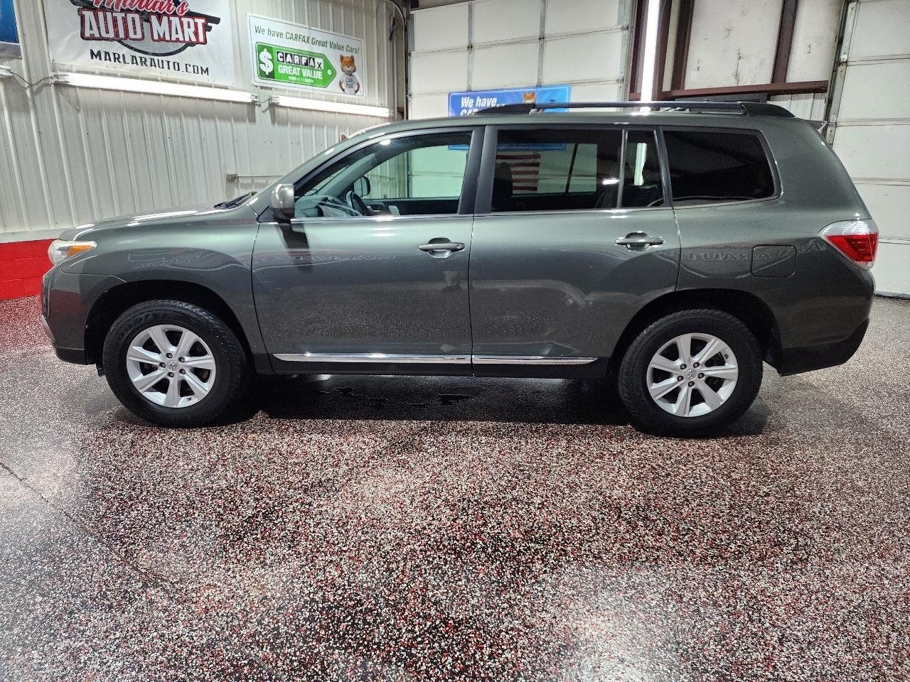 Toyota Highlander FWD 4dr I4 (Natl) 2013