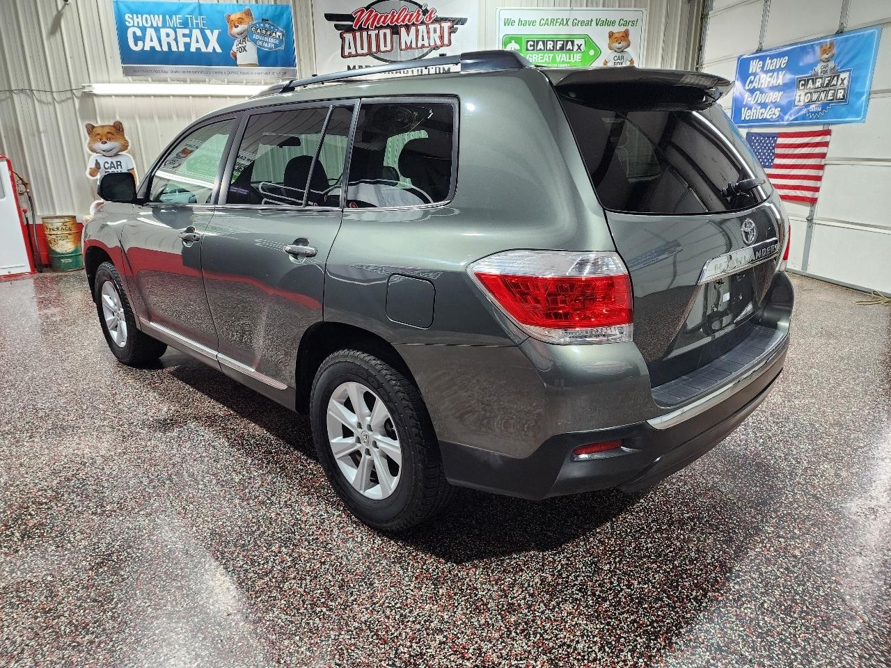 Toyota Highlander FWD 4dr I4 (Natl) 2013