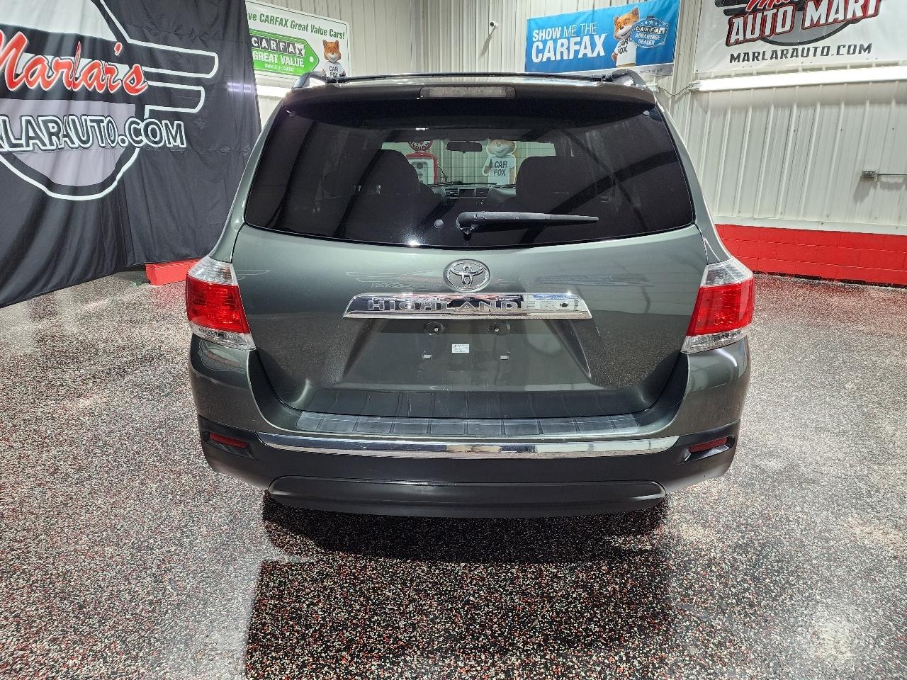 Toyota Highlander FWD 4dr I4 (Natl) 2013