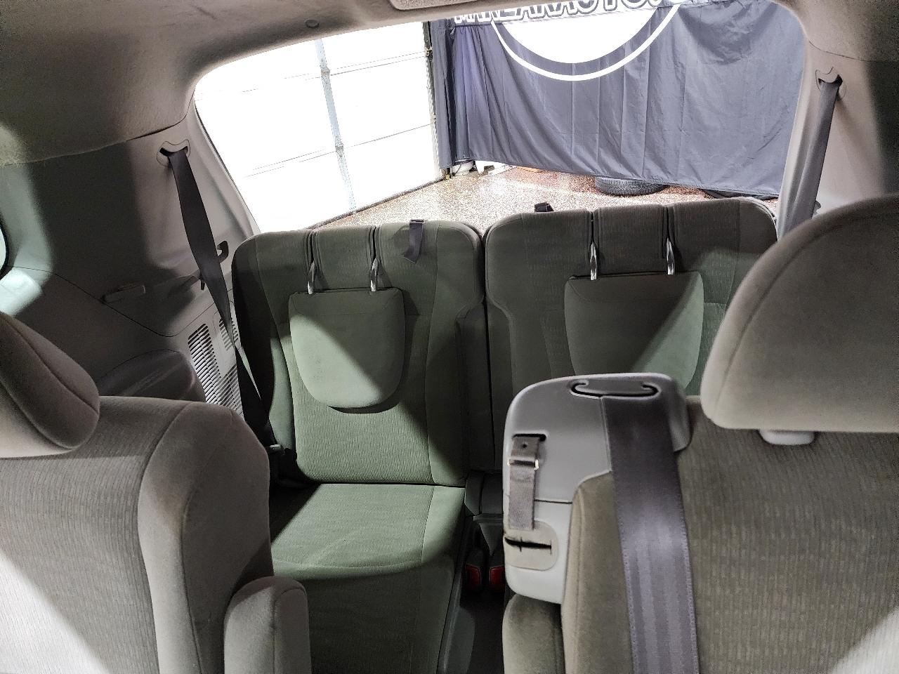 Toyota Highlander FWD 4dr I4 (Natl) 2013