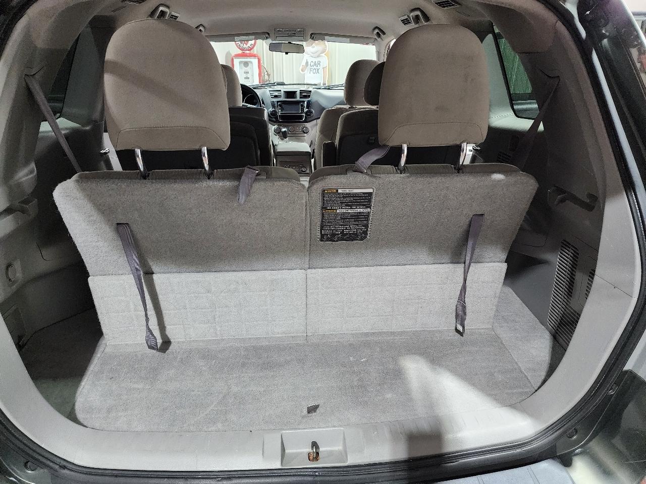 Toyota Highlander FWD 4dr I4 (Natl) 2013