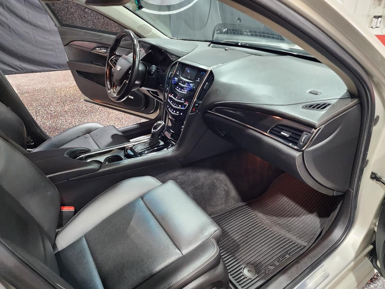 Cadillac ATS Sedan 4dr Sdn 2.5L Standard RWD 2015