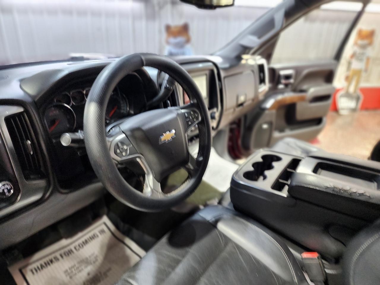 Chevrolet Silverado 1500 4WD Crew Cab 143.5" LT w/2LT 2015