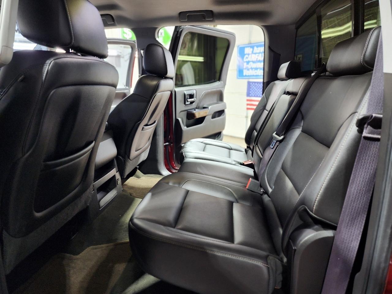 Chevrolet Silverado 1500 4WD Crew Cab 143.5" LT w/2LT 2015