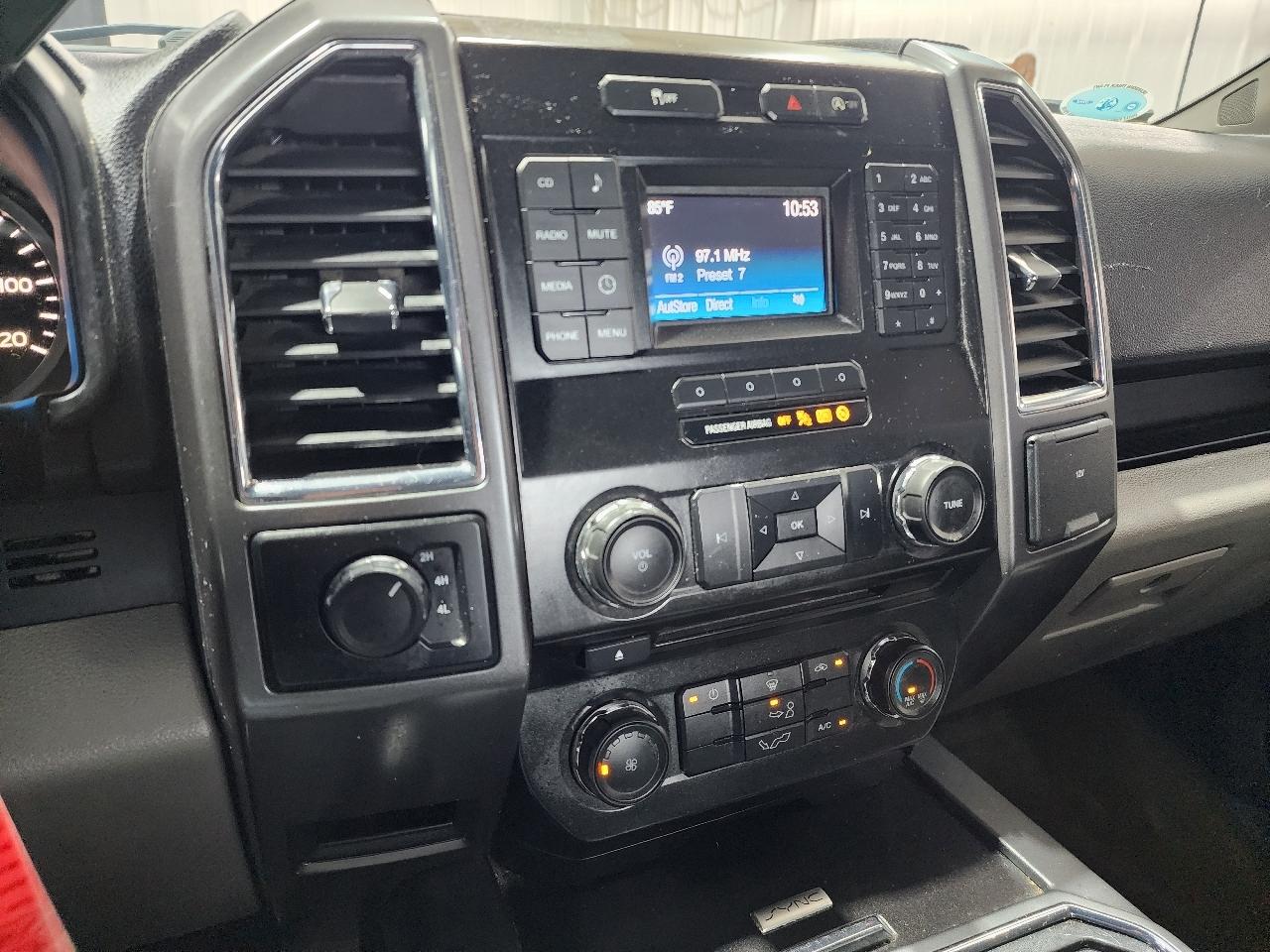 Ford F-150 4WD SuperCab 145" Lariat 2016