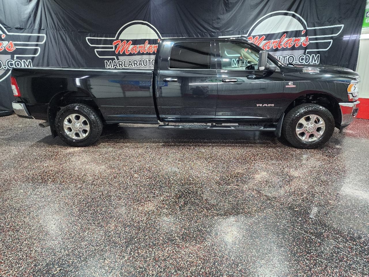 RAM 3500 Big Horn 4x4 Crew Cab 8' Box 2019
