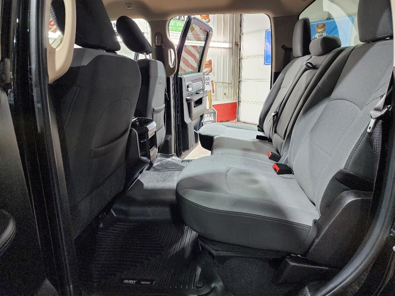 RAM 3500 Big Horn 4x4 Crew Cab 8' Box 2019