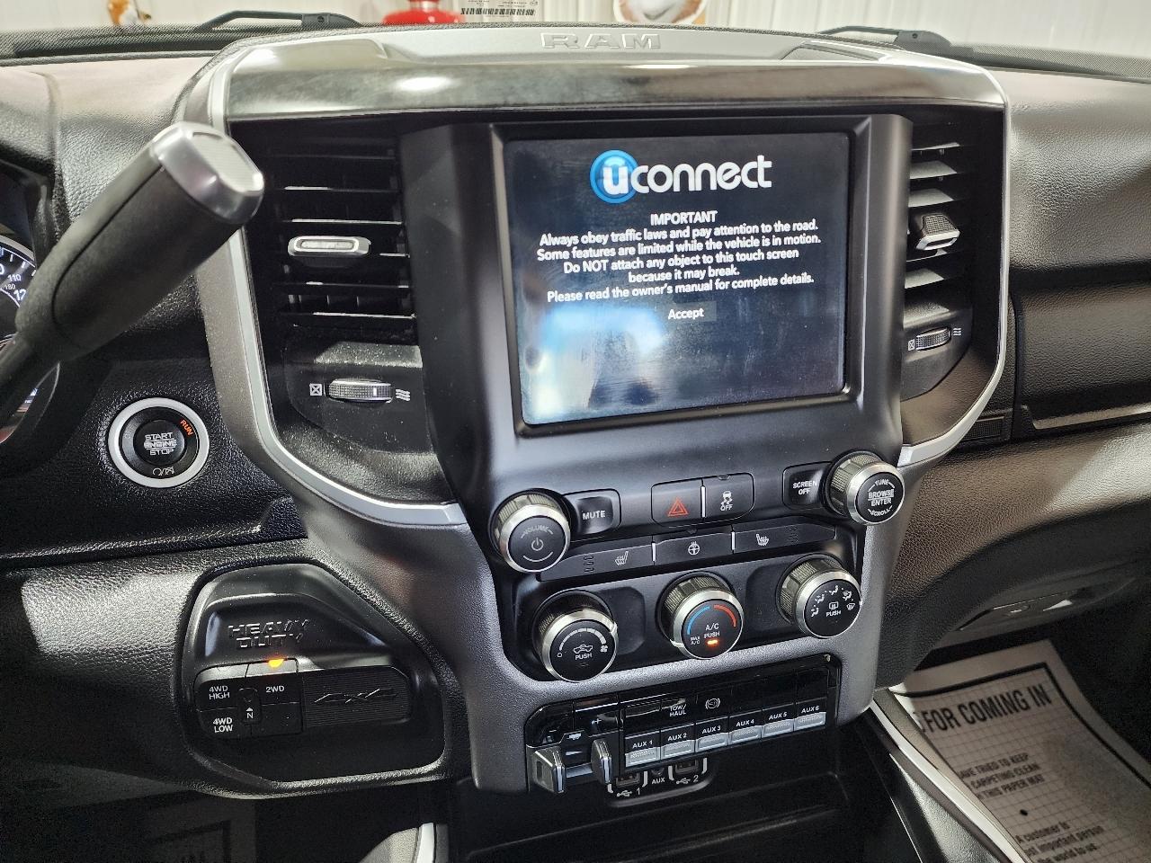 RAM 3500 Big Horn 4x4 Crew Cab 8' Box 2019