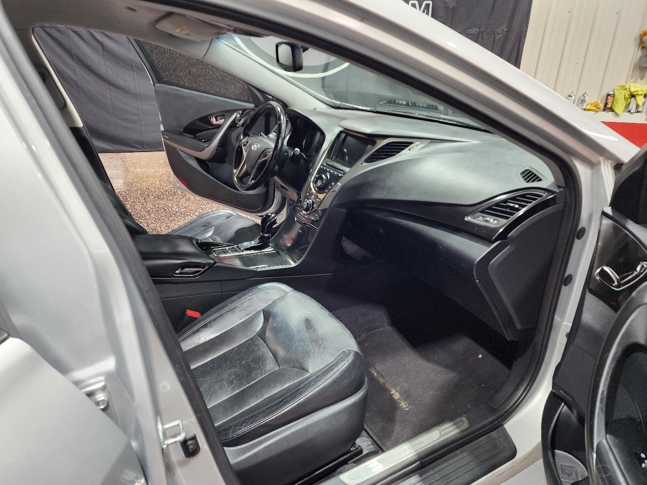 Hyundai Azera 4dr Sdn 2012