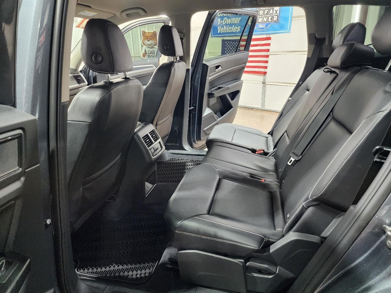 Volkswagen Atlas 2021.5 3.6L V6 SE w/Technology R-Line FWD 2021