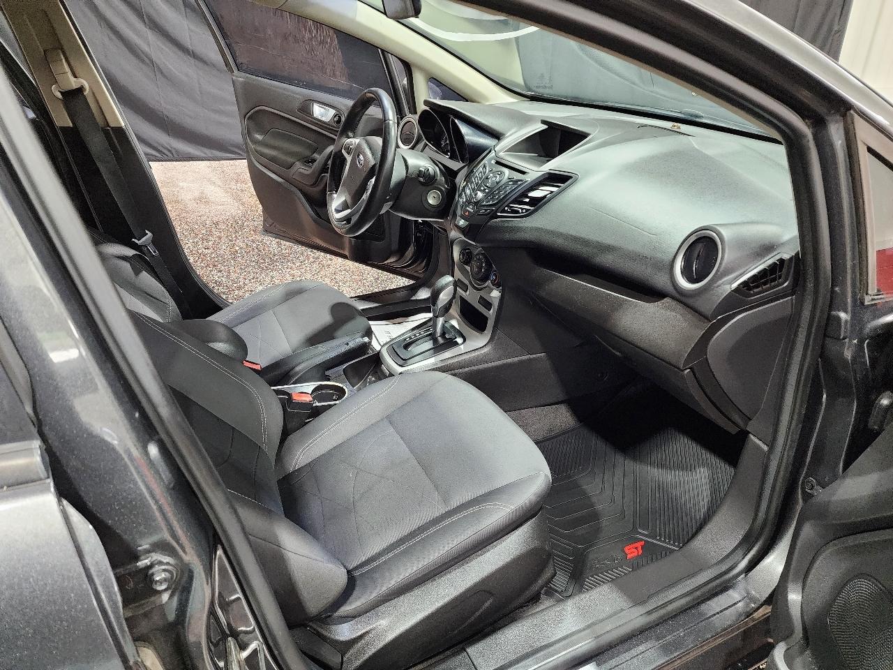 Ford Fiesta 5dr HB SE 2015