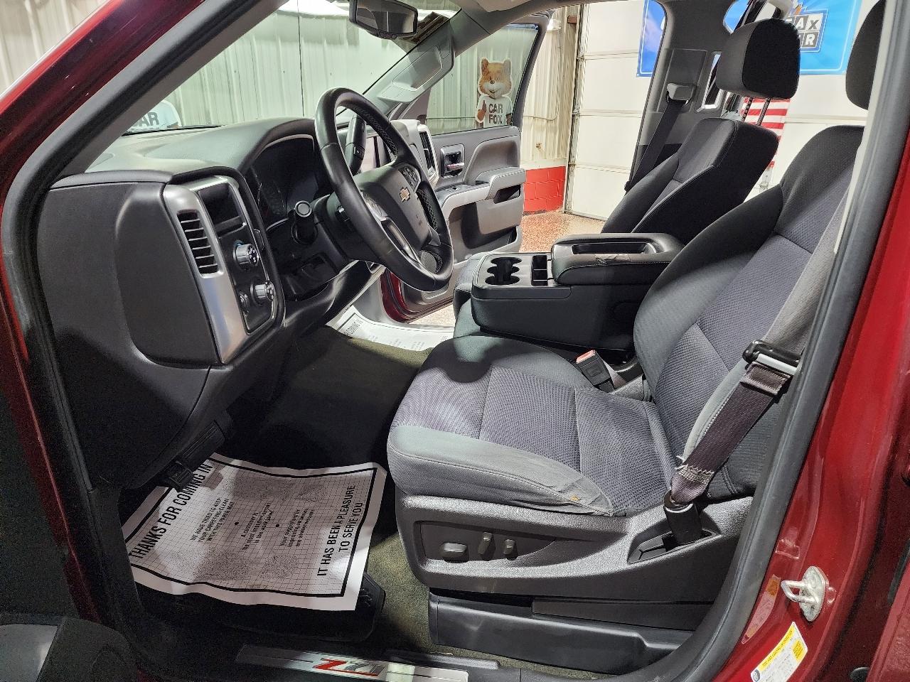 Chevrolet Silverado 1500 4WD Crew Cab 143.5" LT w/2LT 2015