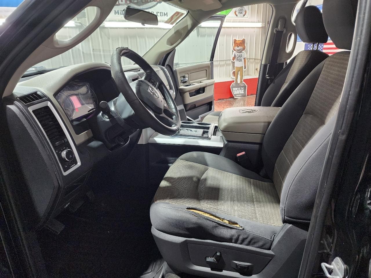 Dodge 1500 4WD Crew Cab 140.5" Big Horn 2012