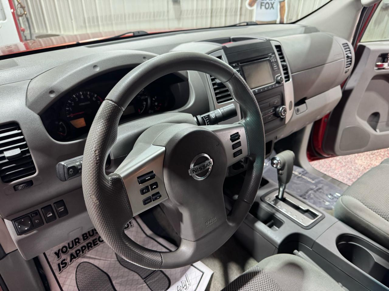 Nissan Frontier 4WD Crew Cab SWB Auto SV 2015