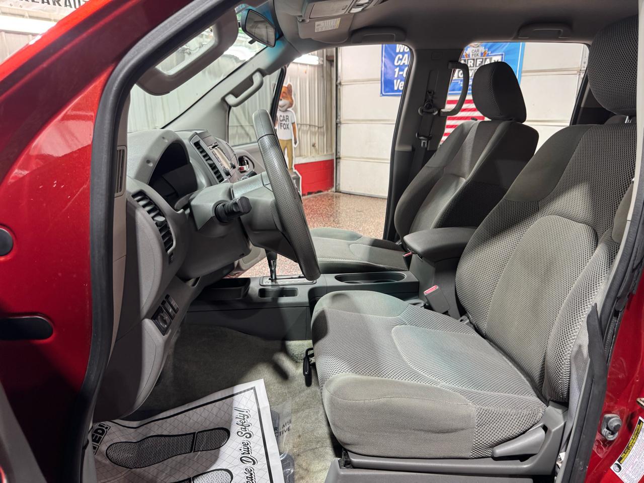 Nissan Frontier 4WD Crew Cab SWB Auto SV 2015
