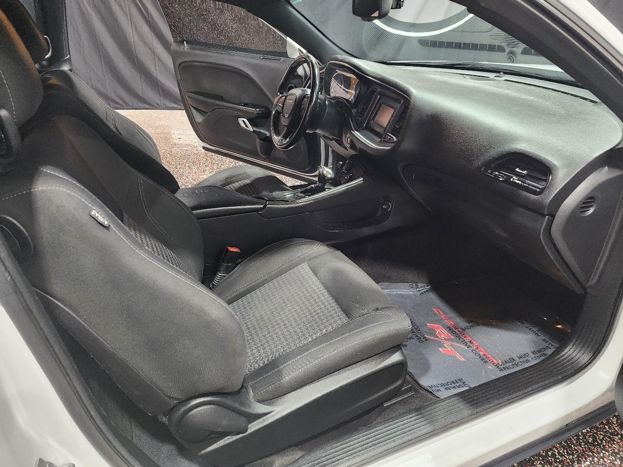 Dodge Challenger 2dr Cpe R/T 2016