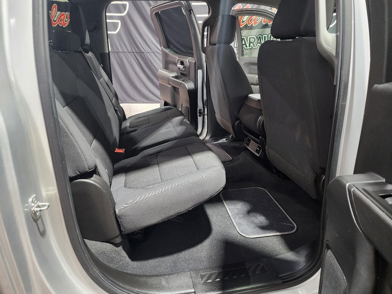 Chevrolet Silverado 1500 4WD Crew Cab 157" Custom 2020
