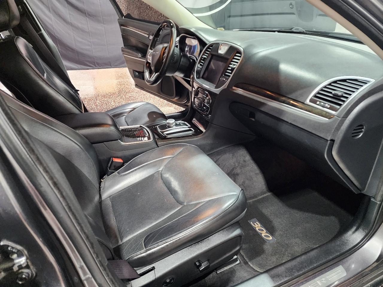 Chrysler 300 300C AWD 2017