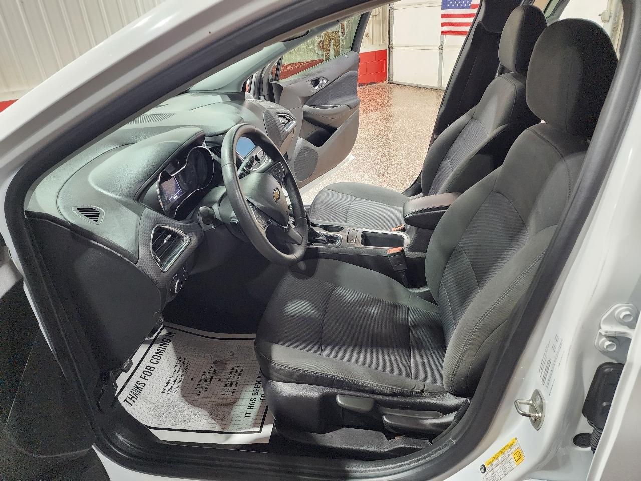 Chevrolet Cruze 4dr HB LT 2019