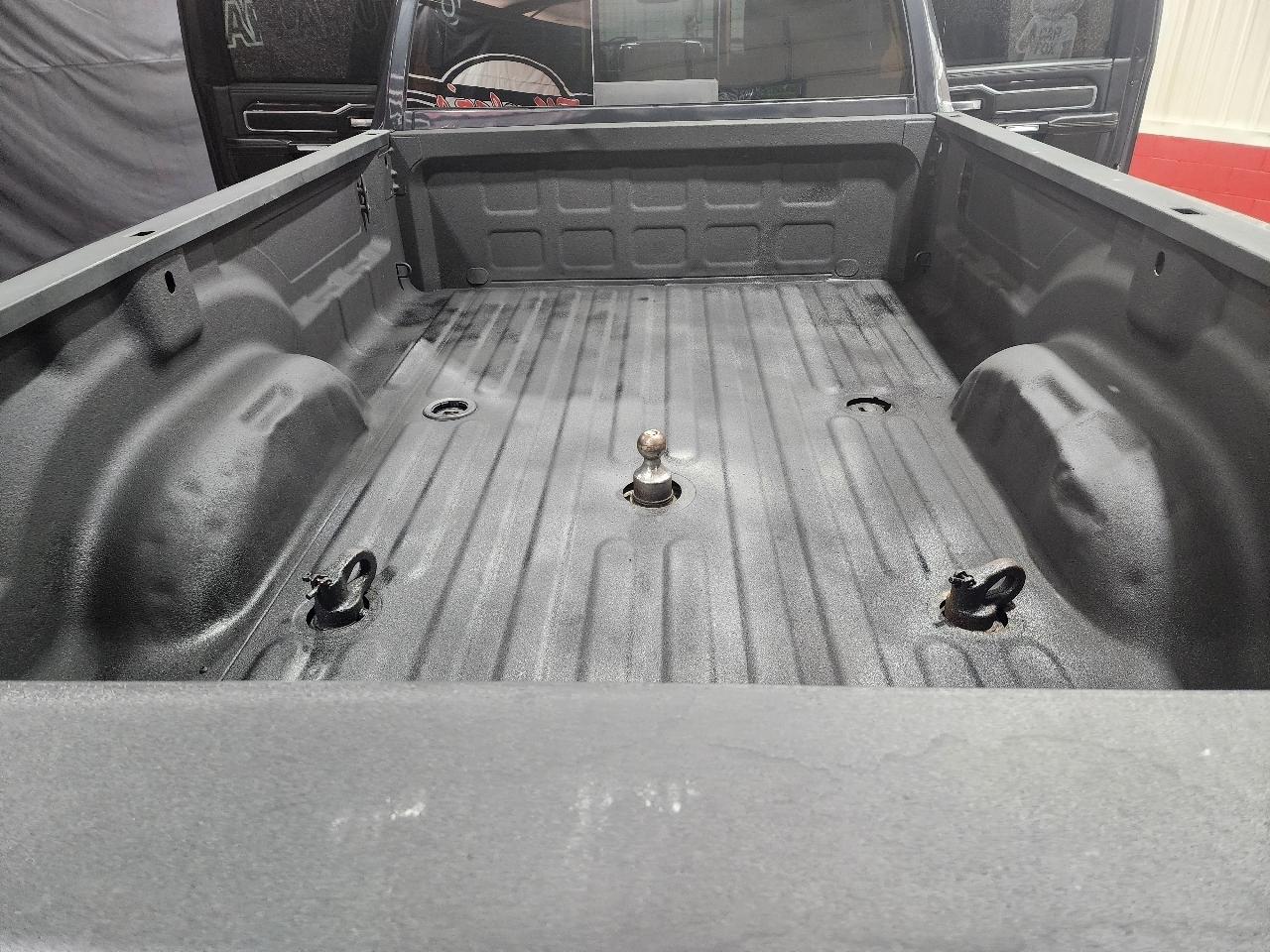 RAM 3500 Laramie 4x4 Crew Cab 8' Box 2019