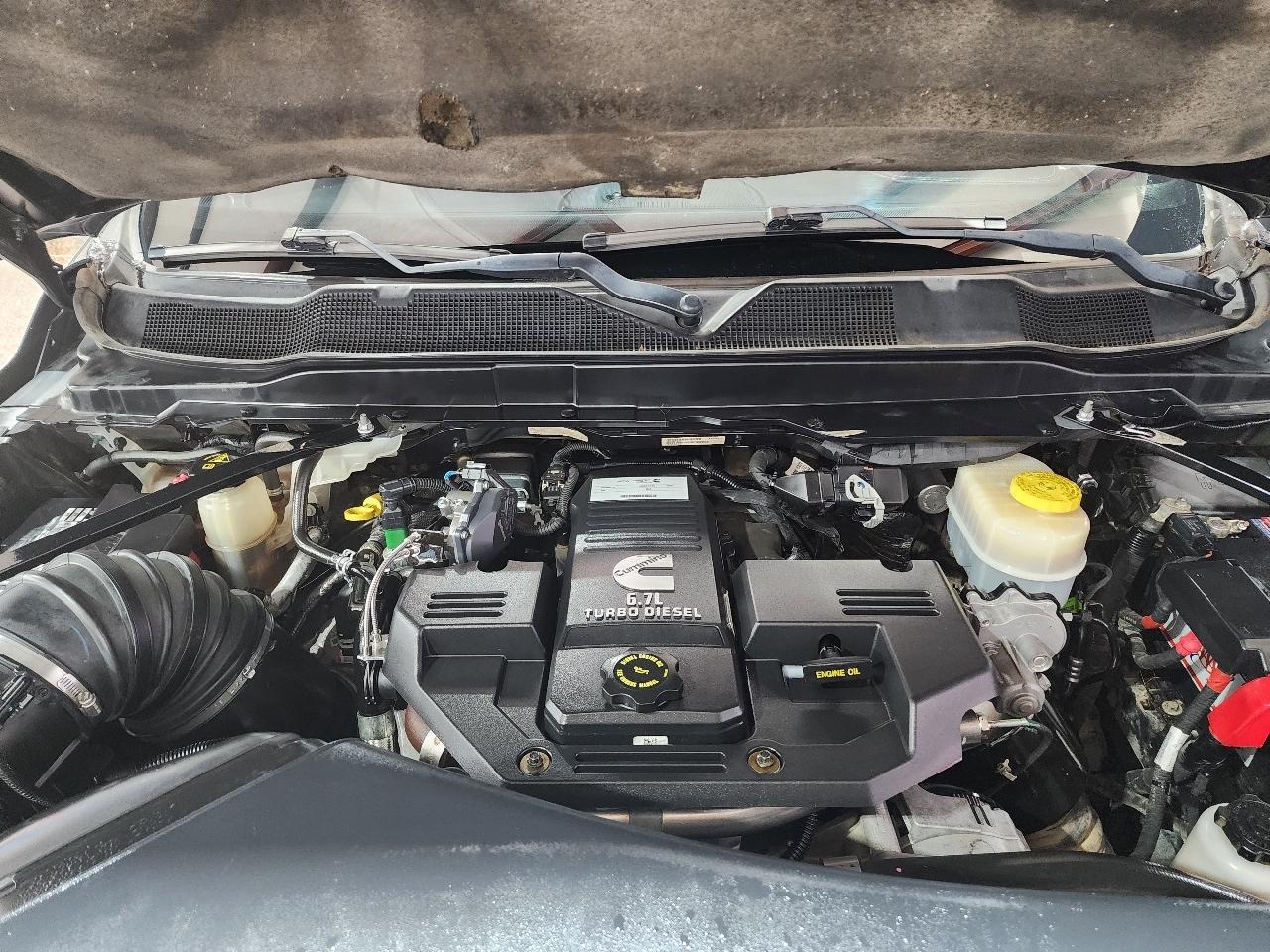 RAM 3500 Laramie 4x4 Crew Cab 8' Box 2019