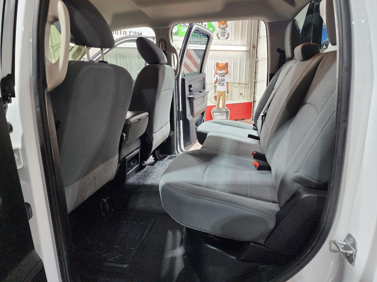 RAM 4500 4WD Crew Cab 173" WB 60" CA Tradesman 2015