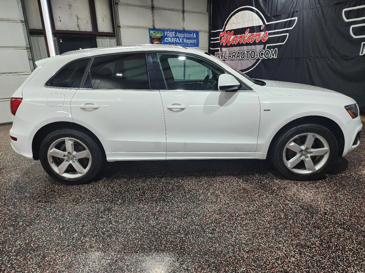 Audi Q5 quattro 4dr 3.2L Premium Plus 2011