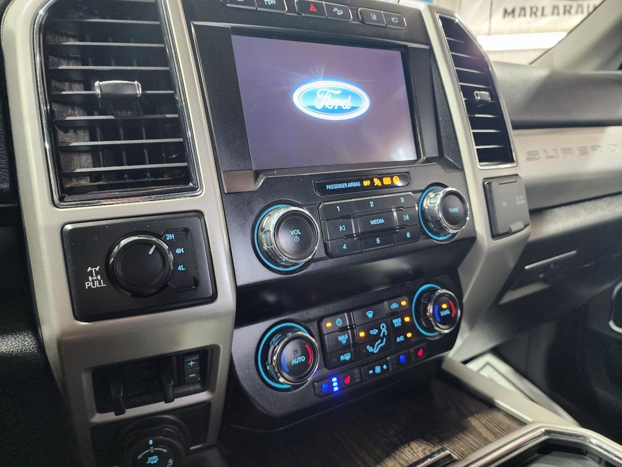 Ford Super Duty F-250 SRW Lariat 4WD Crew Cab 6.75' Box 2020