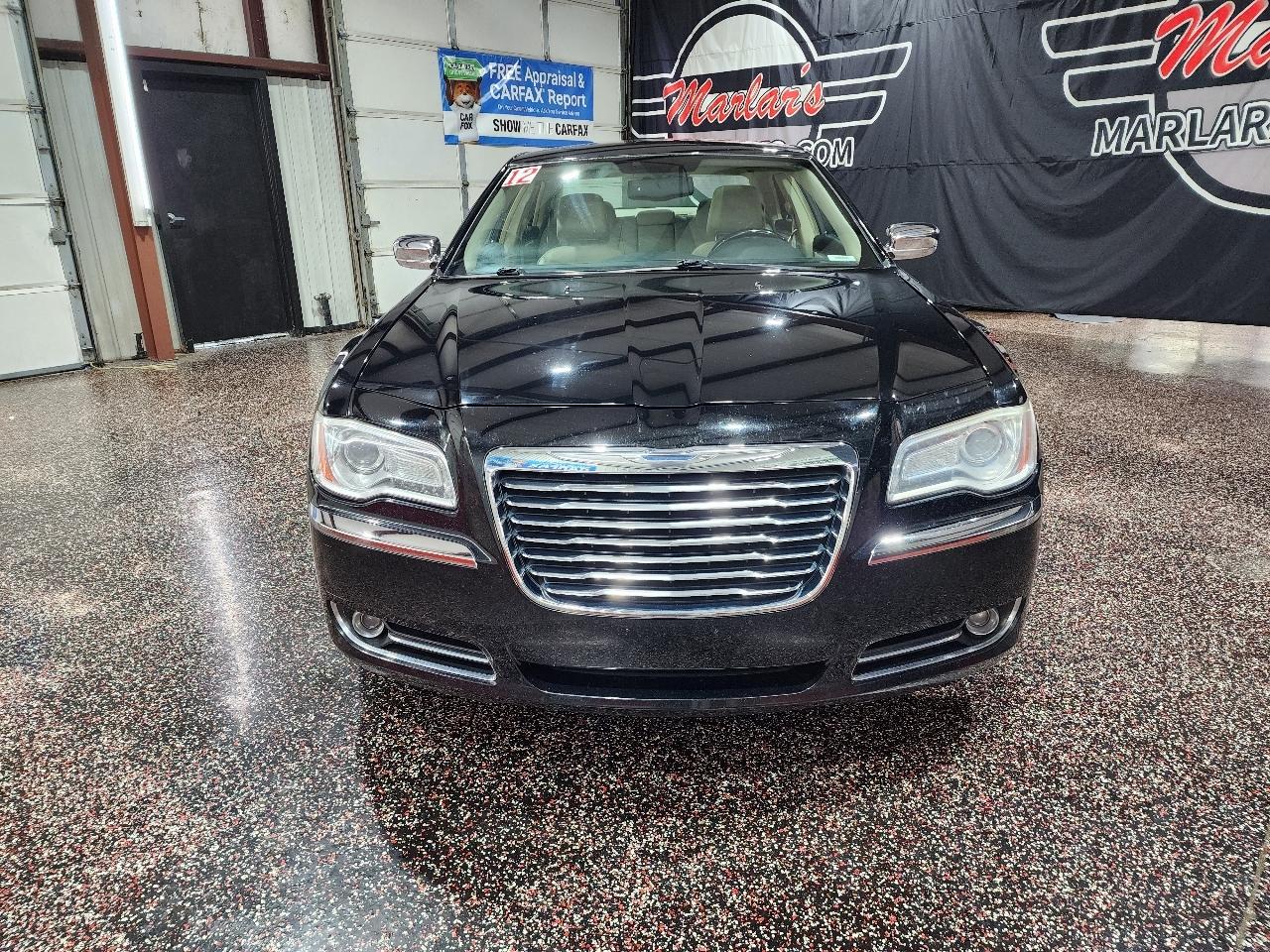 Chrysler 300 4dr Sdn V6 Limited RWD 2012