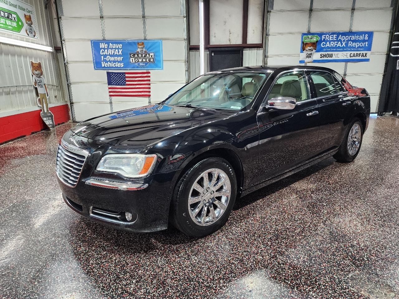 Chrysler 300 4dr Sdn V6 Limited RWD 2012