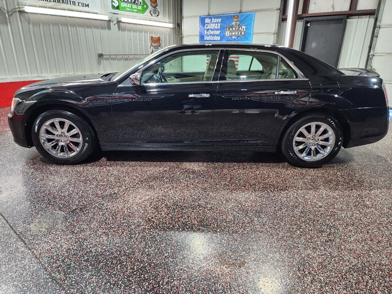 Chrysler 300 4dr Sdn V6 Limited RWD 2012