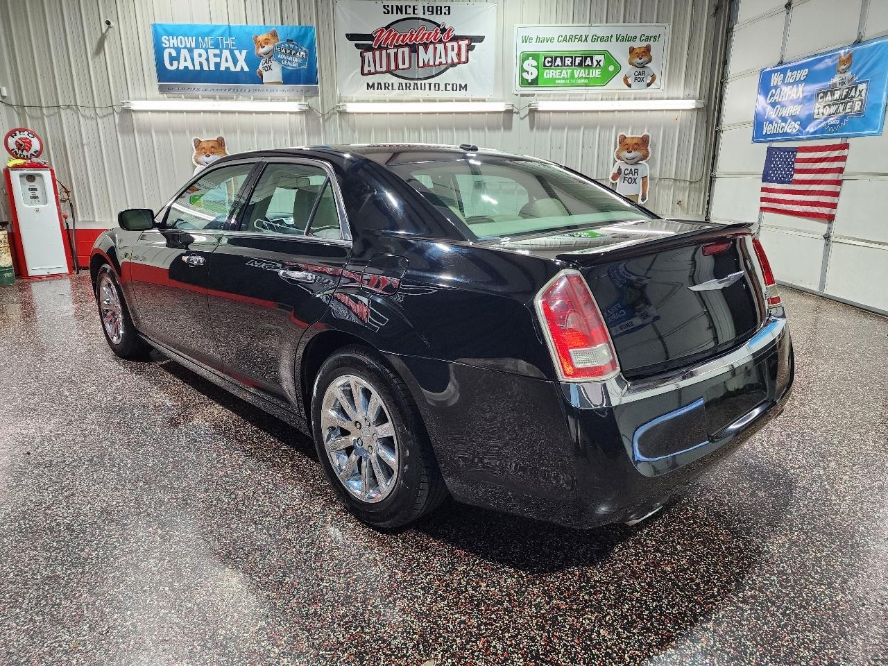 Chrysler 300 4dr Sdn V6 Limited RWD 2012