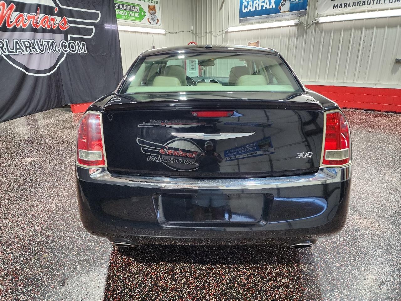 Chrysler 300 4dr Sdn V6 Limited RWD 2012