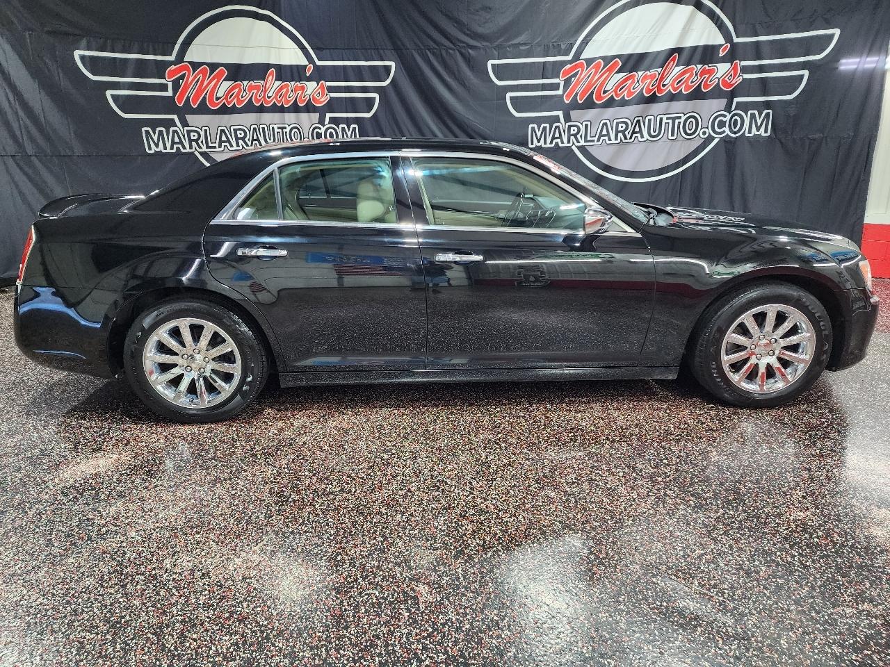 Chrysler 300 4dr Sdn V6 Limited RWD 2012