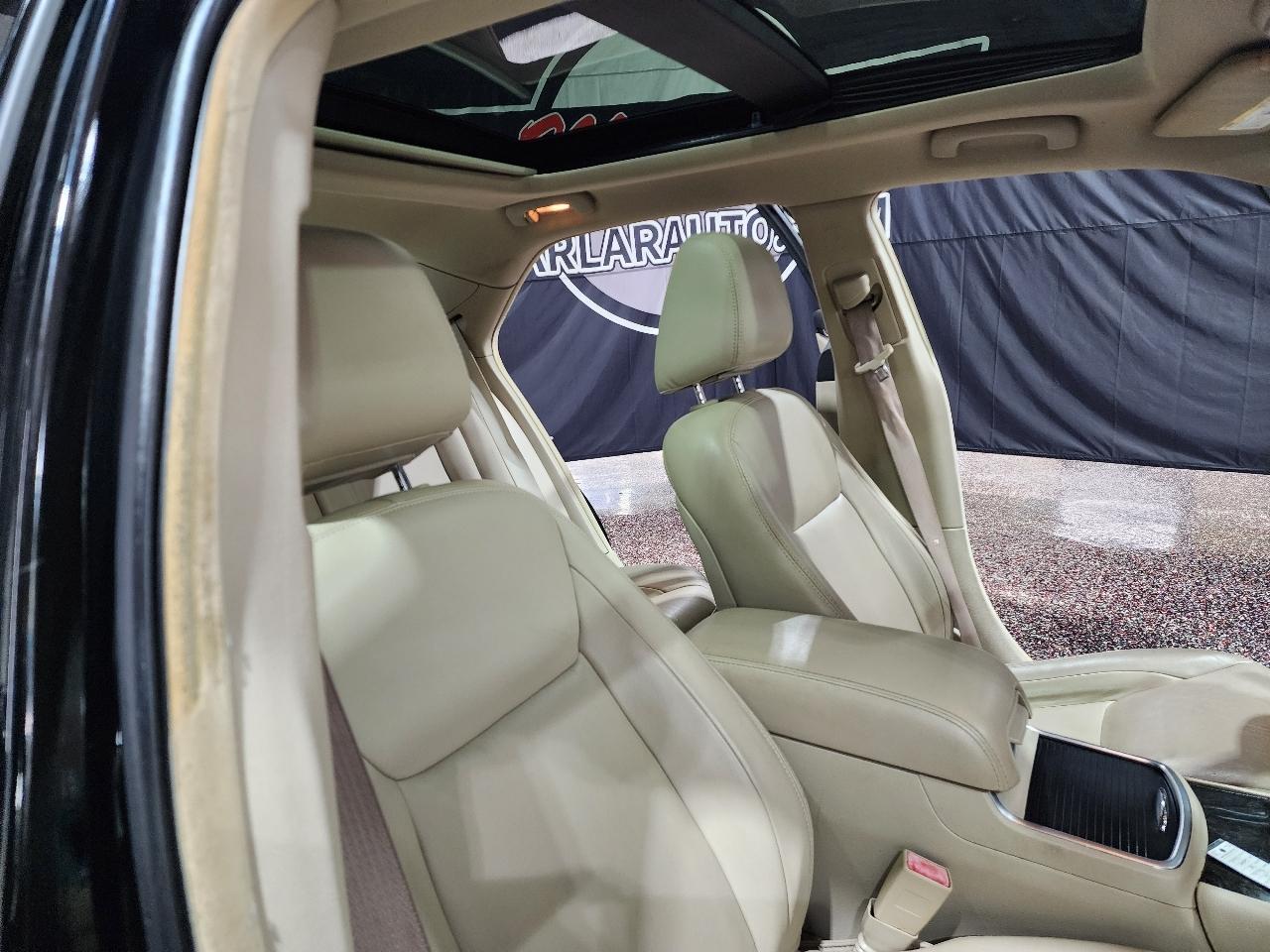 Chrysler 300 4dr Sdn V6 Limited RWD 2012