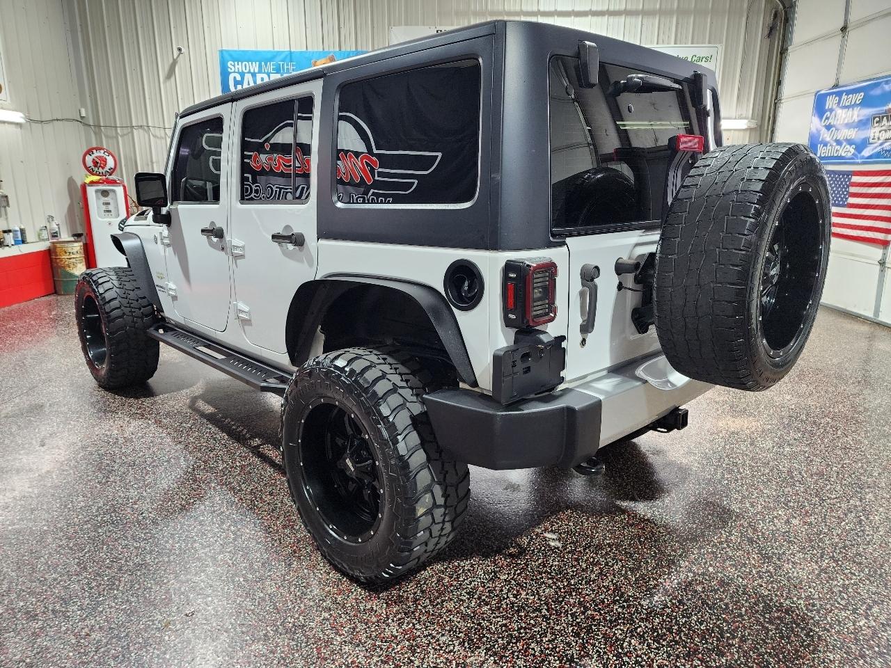 Jeep Wrangler Unlimited 4WD 4dr Sahara 2015