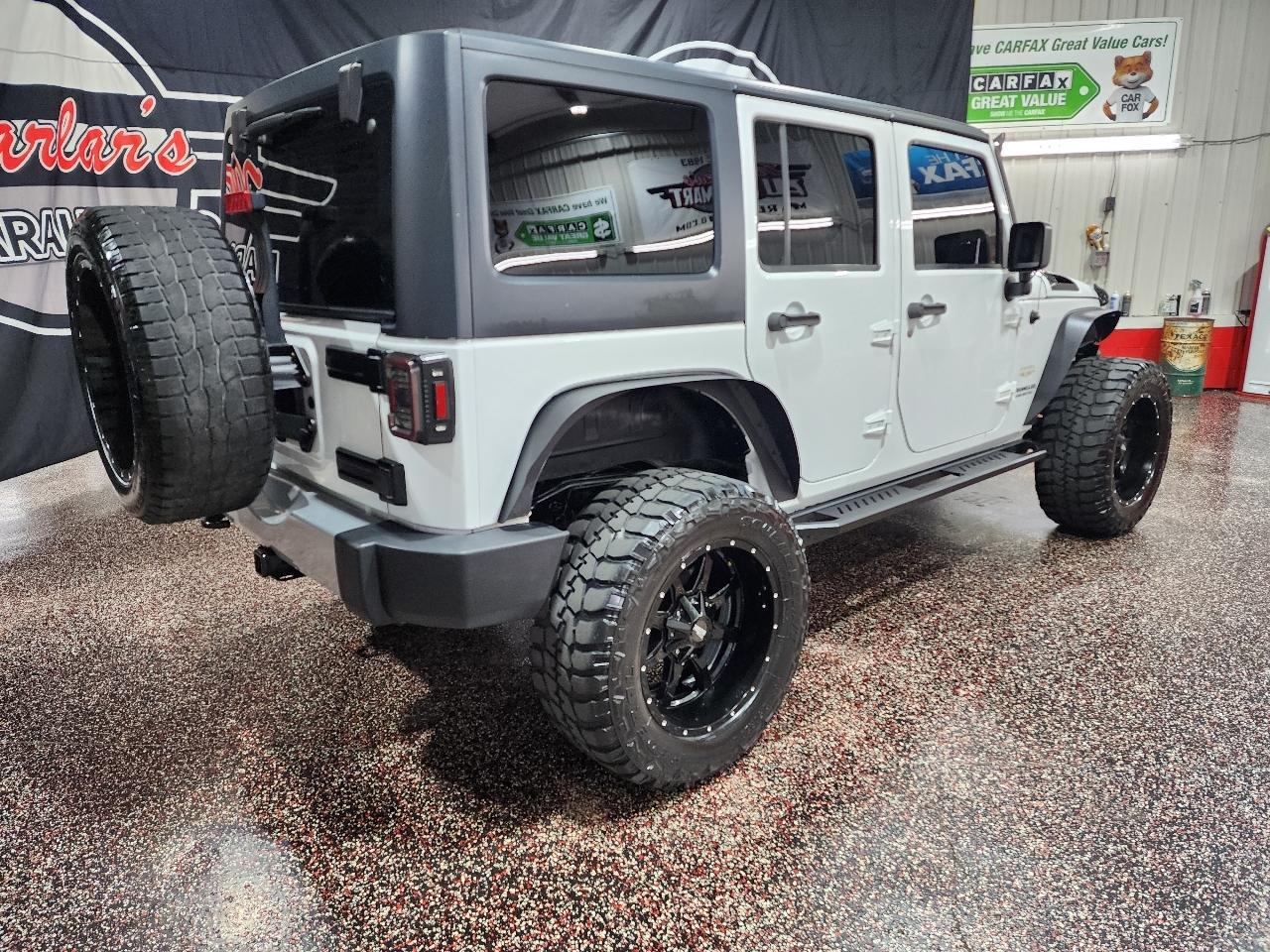 Jeep Wrangler Unlimited 4WD 4dr Sahara 2015