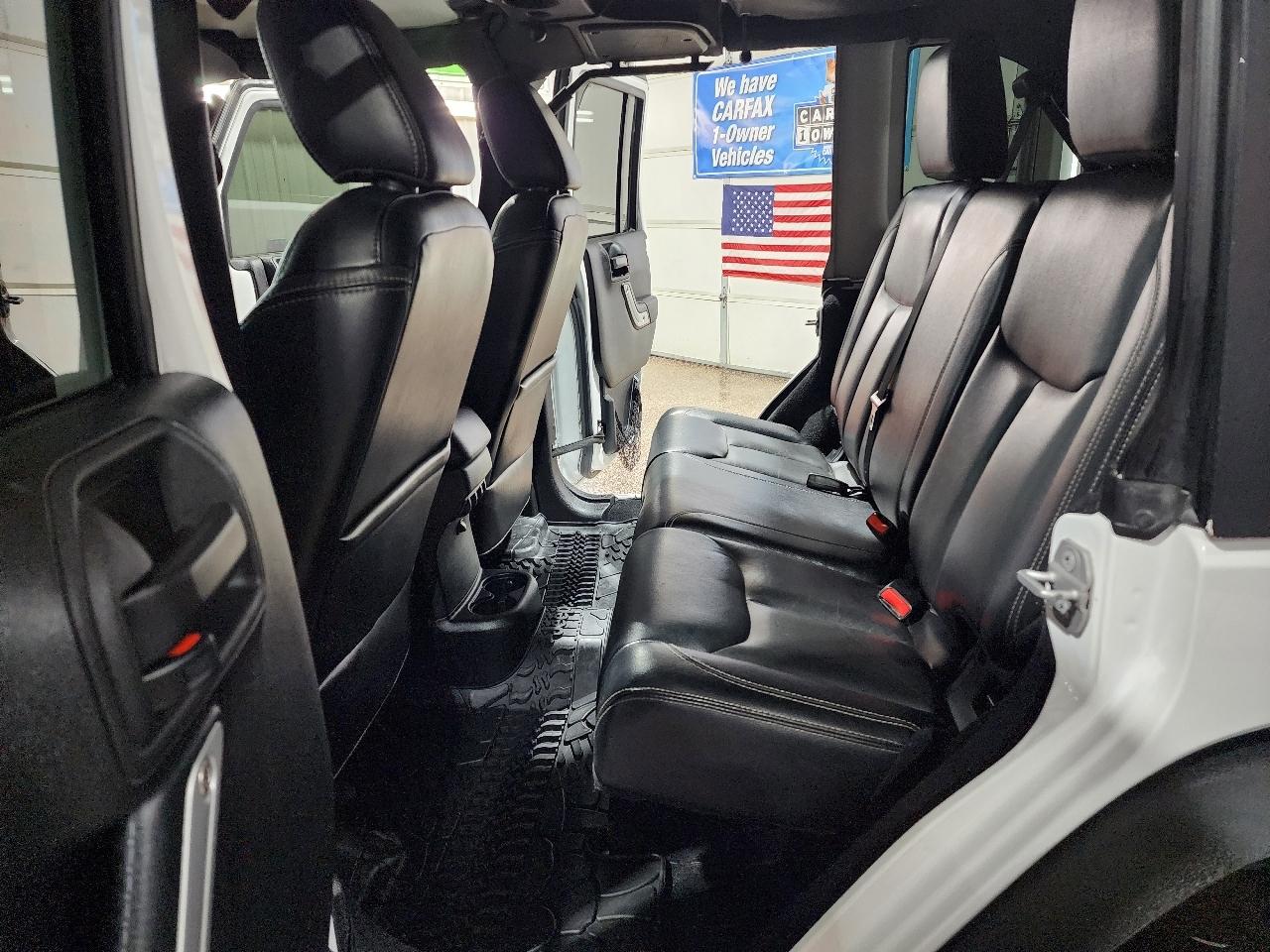 Jeep Wrangler Unlimited 4WD 4dr Sahara 2015
